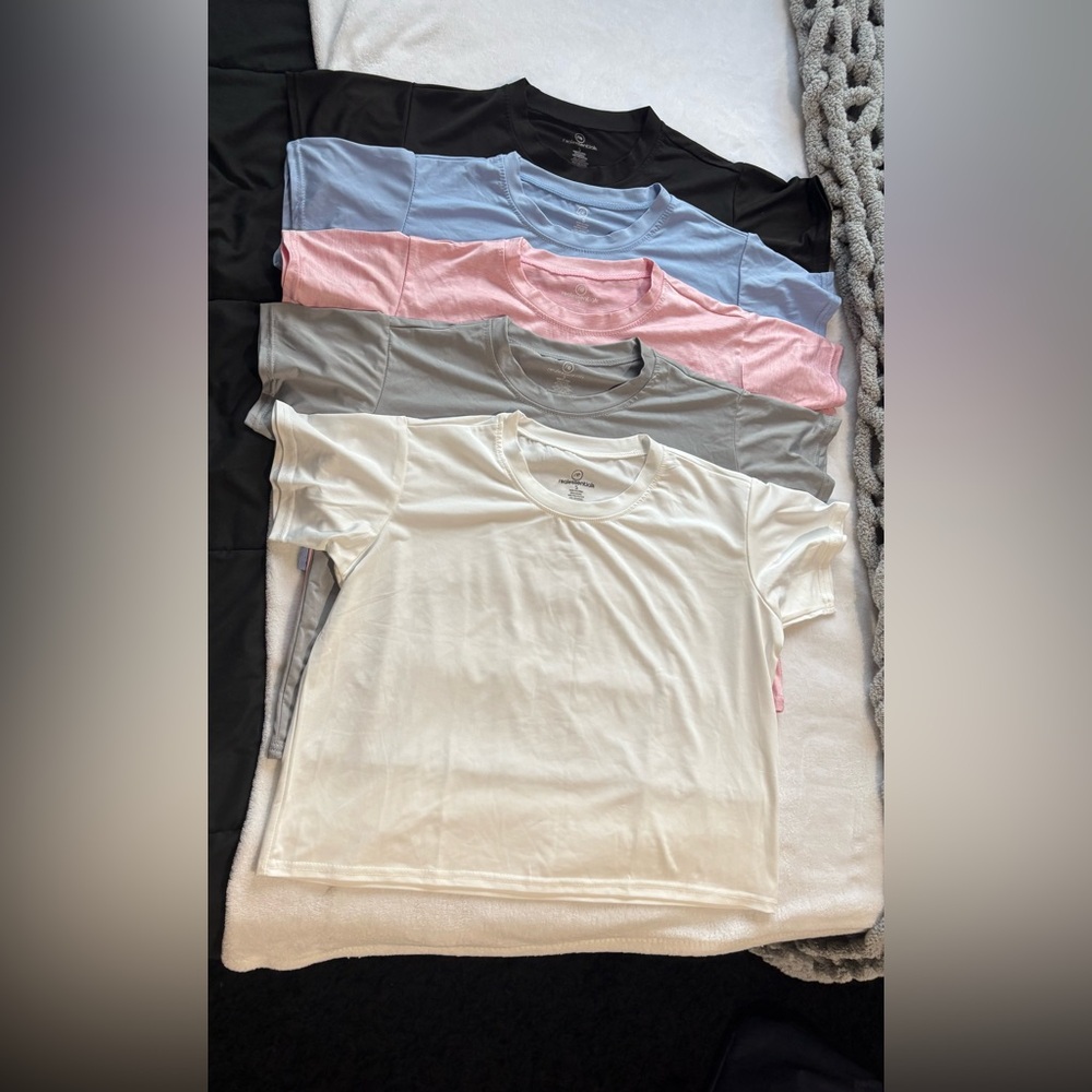 Set of 5 Basic T-Shirts in Various Colors